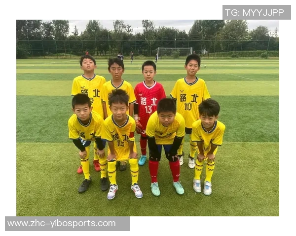 足球队的标准人数是多少以及替补球员的角色和重要性分析